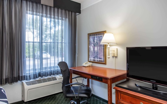 photo 4 of La Quinta Inn & Suites by Wyndham Melbourne Viera