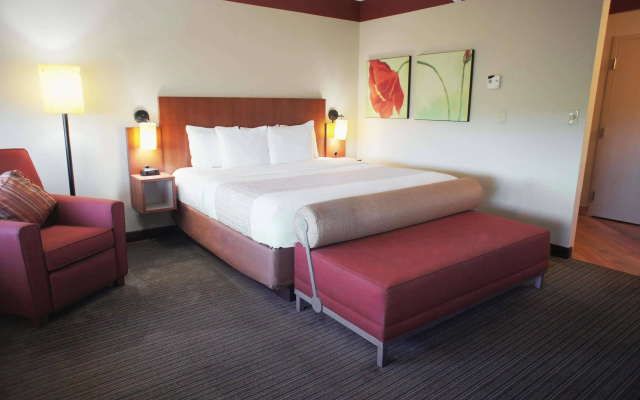 photo 5 of La Quinta Inn & Suites by Wyndham Miami Cutler Bay