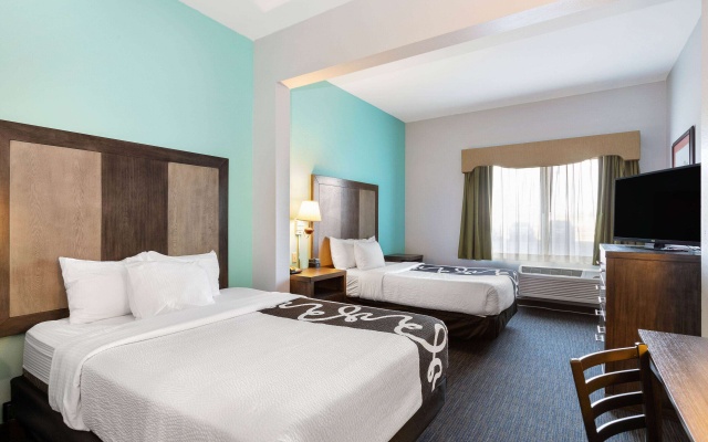 photo 5 of La Quinta Inn & Suites by Wyndham Omaha Airport Downtown