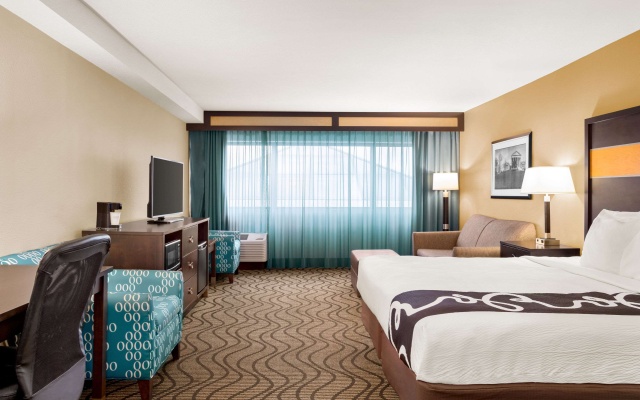 photo 5 of La Quinta Inn & Suites by Wyndham Richmond-Midlothian
