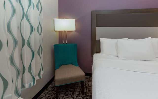 photo 4 of La Quinta Inn & Suites by Wyndham Rockwall