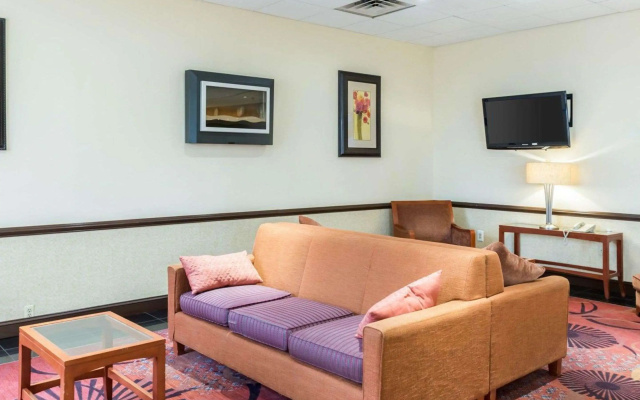 photo 3 of Clarion Hotel Somerset - New Brunswick