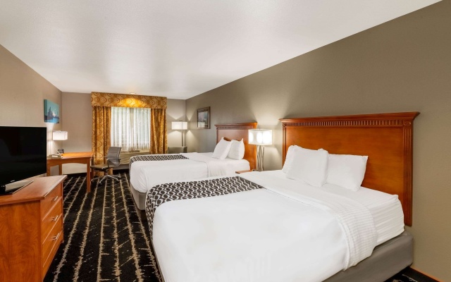 photo 3 of La Quinta Inn & Suites by Wyndham Vancouver