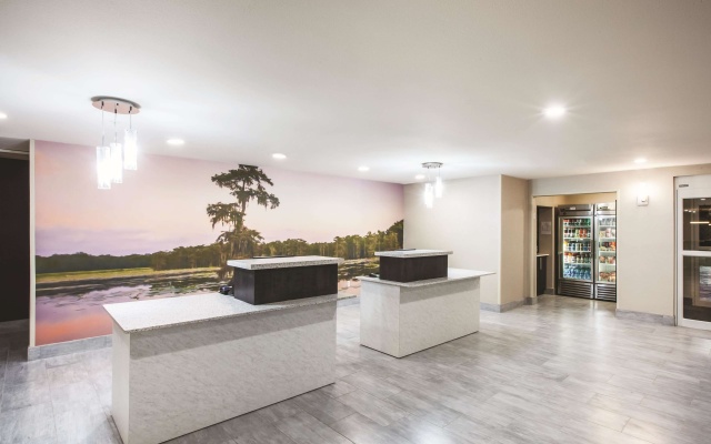 photo 2 of La Quinta Inn & Suites by Wyndham Walker - Denham Springs
