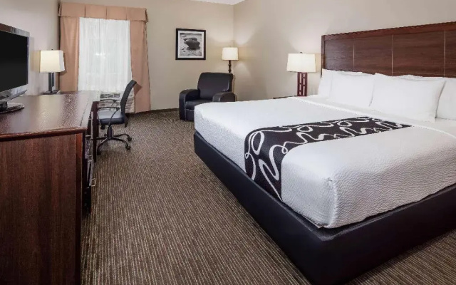 photo 2 of LA QUINTA INN & SUITES INGLEWOOD