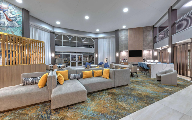photo 2 of La Quinta Inn & Suites by Wyndham Dallas DFW Airport North