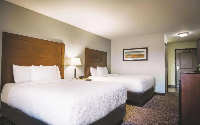 photo 3 of LA QUINTA INN & SUITES BY WYNDHAM LAS VEGAS AIRPORT SOUTH