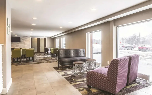 photo 2 of La Quinta Inn Cleveland Airport North