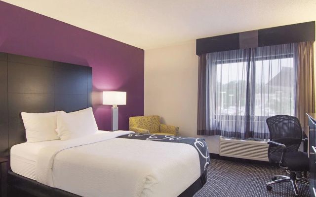 photo 3 of La Quinta Inn Cleveland Airport North