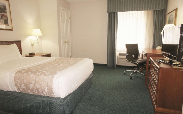 photo 3 of La Quinta Inn by Wyndham Detroit Canton