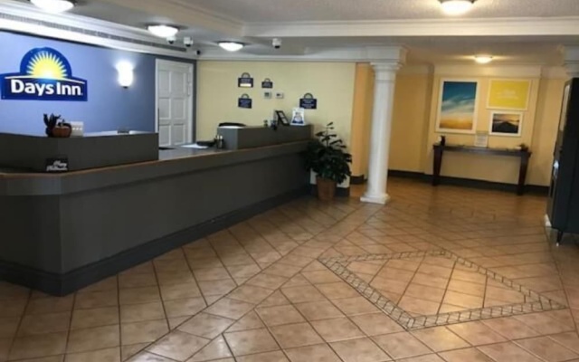 photo 2 of Days Inn by Wyndham Jacksonville Baymeadows
