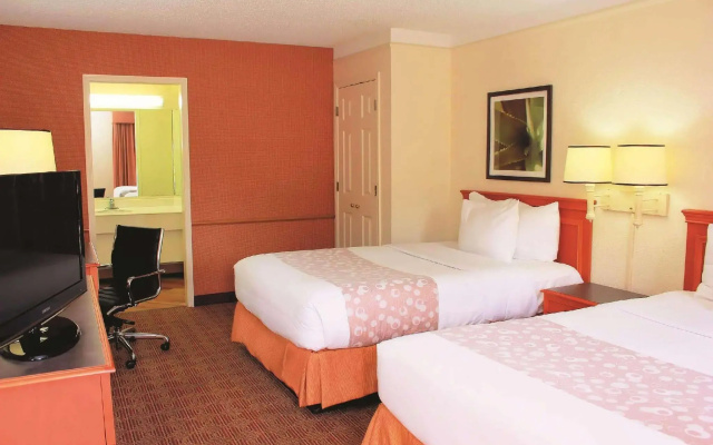 photo 5 of Econo Lodge