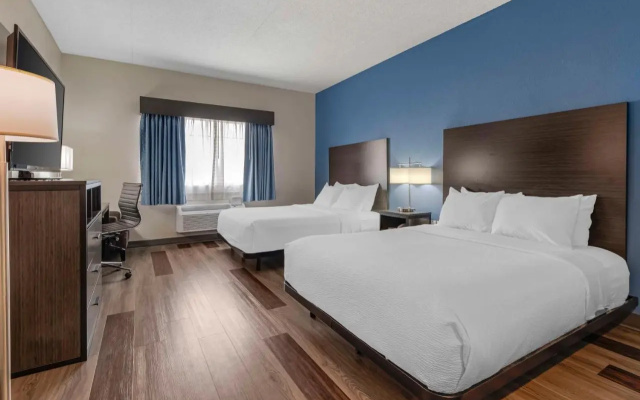 photo 3 of La Quinta Inn Louisville Airport 836