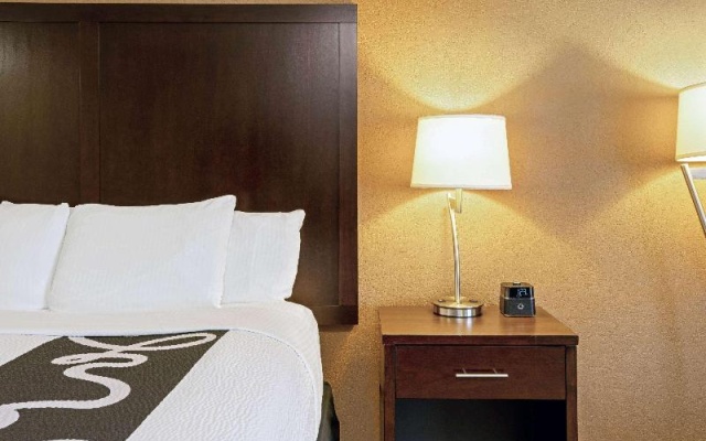 photo 4 of La Quinta Inn Lynnwood
