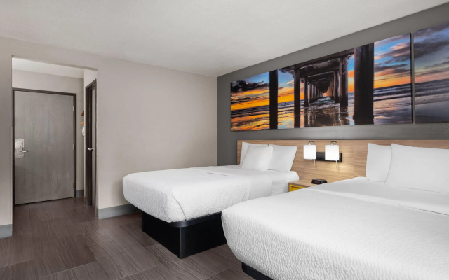photo 3 of La Quinta Inn by Wyndham Milwaukee Airport / Oak Creek