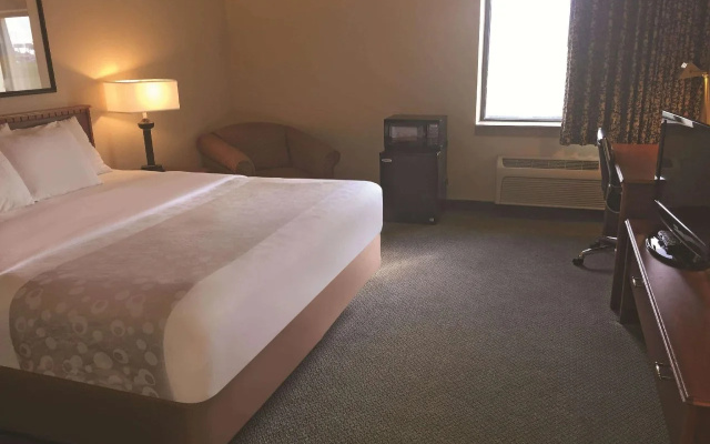 photo 3 of La Quinta Inn Milwaukee West Brookfield