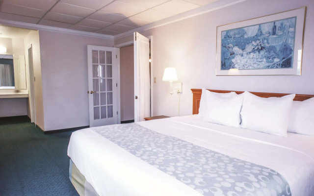 photo 3 of La Quinta Inn by Wyndham Moline Airport