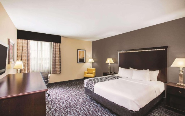 photo 2 of LA QUINTA INN & SUITES ALLEN AT THE VILLAGE