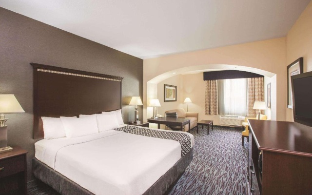 photo 4 of LA QUINTA INN & SUITES ALLEN AT THE VILLAGE