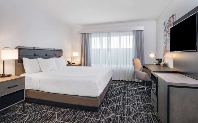 photo 4 of La Quinta by Wyndham Chicago O'Hare Airport