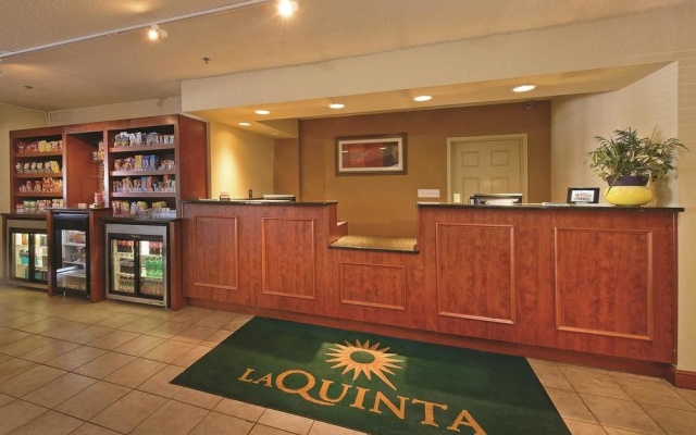 photo 2 of La Quinta Inn & Suites Canton