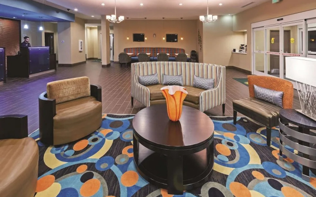 photo 2 of La Quinta Inn And Suites By Wyndham Clinton Historic Route 66