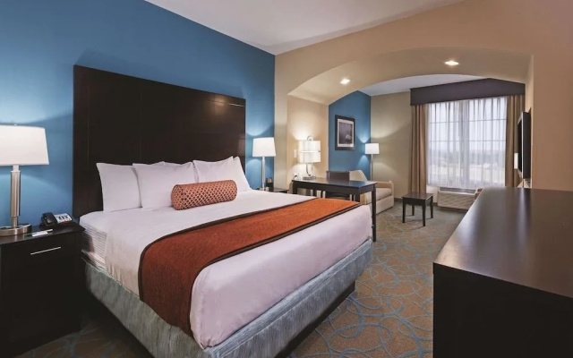 photo 3 of La Quinta Inn And Suites By Wyndham Clinton Historic Route 66