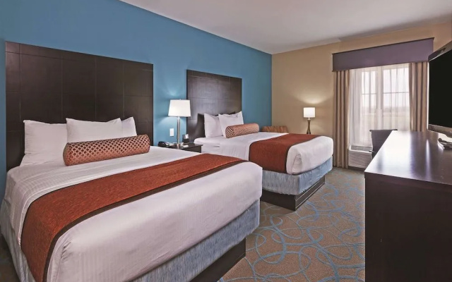 photo 4 of La Quinta Inn And Suites By Wyndham Clinton Historic Route 66