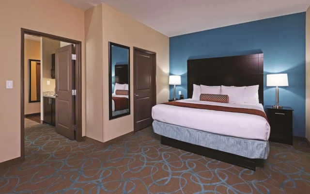 photo 5 of La Quinta Inn And Suites By Wyndham Clinton Historic Route 66