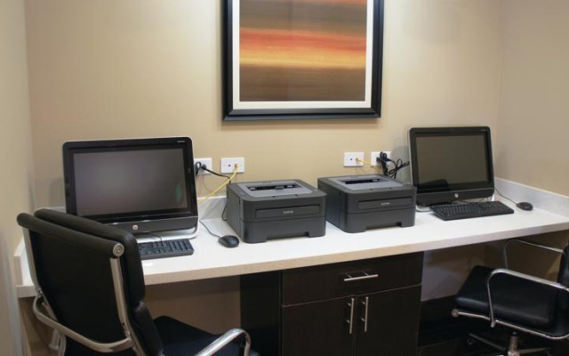 photo 5 of La Quinta Inn & Suites Clinton