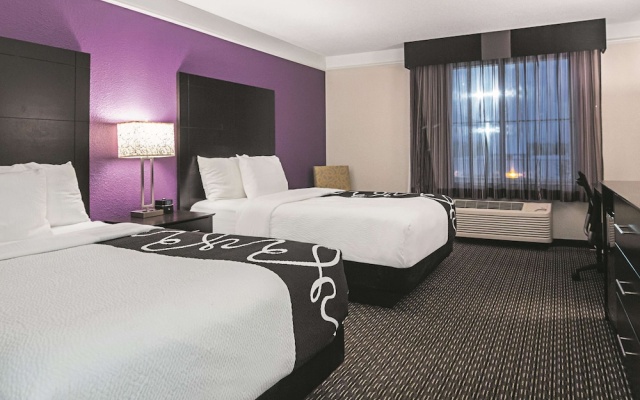 photo 4 of La Quinta Inn And Suites Detroit-Utica