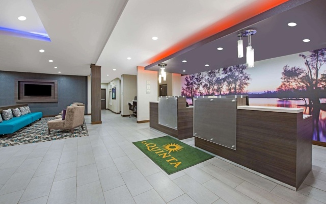 photo 2 of La Quinta Inn & Suites Lake Charles - Westlake