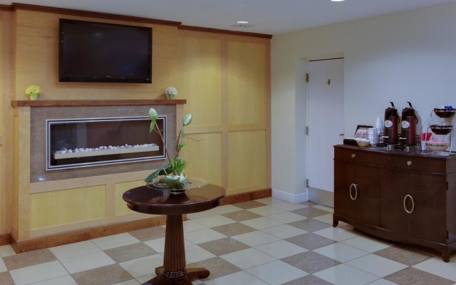 photo 2 of La Quinta Inn & Suites Lexington Park - Patuxent
