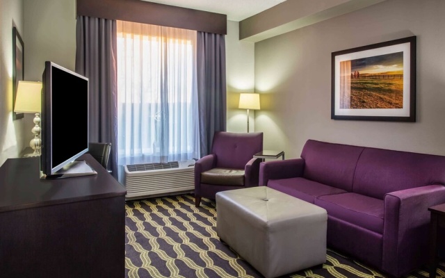 photo 5 of La Quinta Inn & Suites Lynchburg at Liberty Univ.