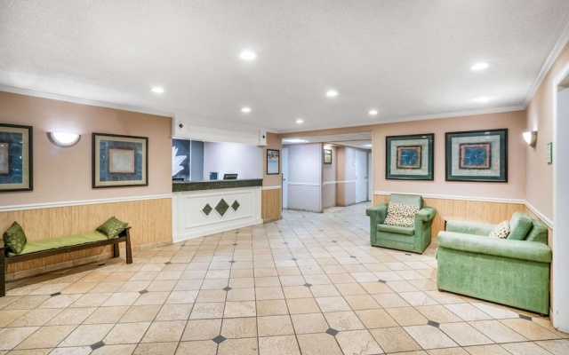 photo 2 of La Quinta Inn & Suites Nashville Franklin