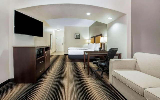 photo 5 of La Quinta Inn & Suites Orange