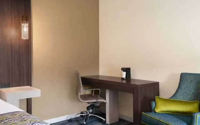 photo 3 of La Quinta Inn & Suites Orlando Idrive Theme Parks