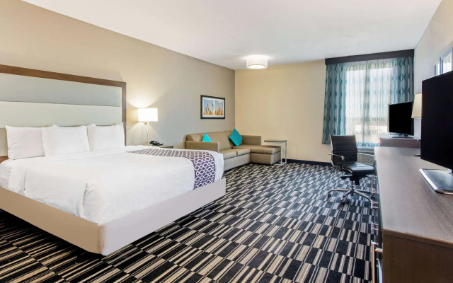 photo 3 of La Quinta Inn & Suites by Wyndham Sweetwater East
