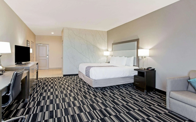 photo 4 of La Quinta Inn & Suites by Wyndham Sweetwater East