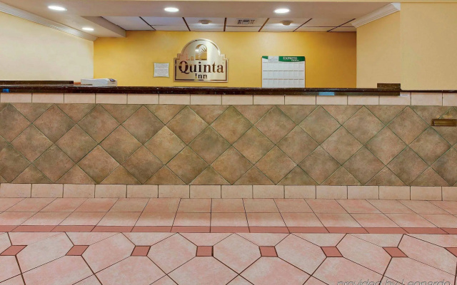 photo 2 of La Quinta Inn by Wyndham West Palm Beach - Florida Turnpike