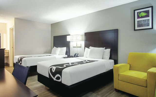 photo 3 of La Quinta Inn by Wyndham West Palm Beach - Florida Turnpike