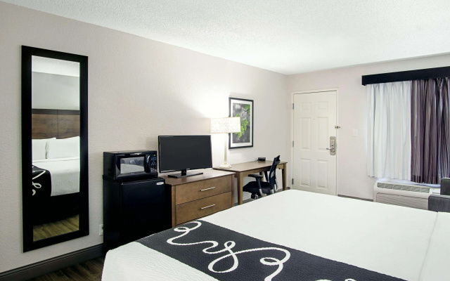 photo 5 of La Quinta Inn by Wyndham West Palm Beach - Florida Turnpike