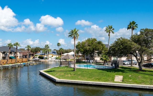 photo 2 of La Buena Vida by Miss Kitty’s