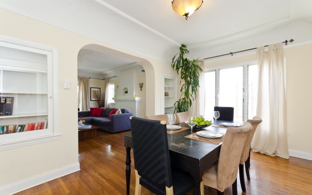 photo 5 of LA155 2 Bedroom Apartment By Senstay