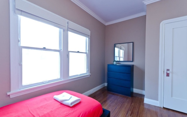 photo 3 of LA157 2 Bedroom Apartment By Senstay