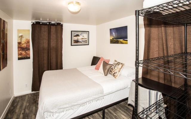 photo 2 of Lake Daze Getaway Beautiful Seattle 3 bd 1 ba