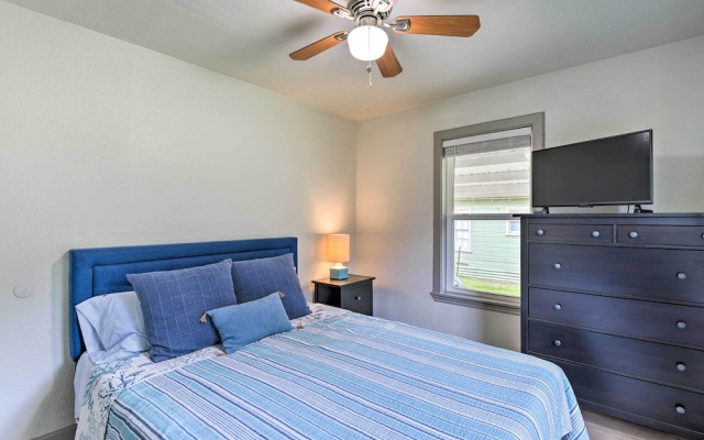 photo 2 of Lake Granbury Getaway ~ 1 Block to Waterfront