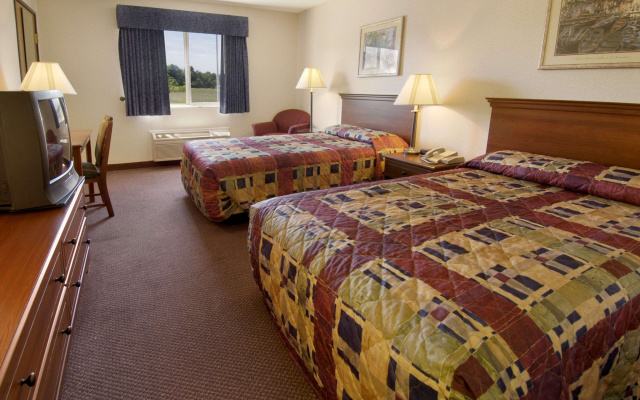 photo 4 of LakeWood Inn & Suites