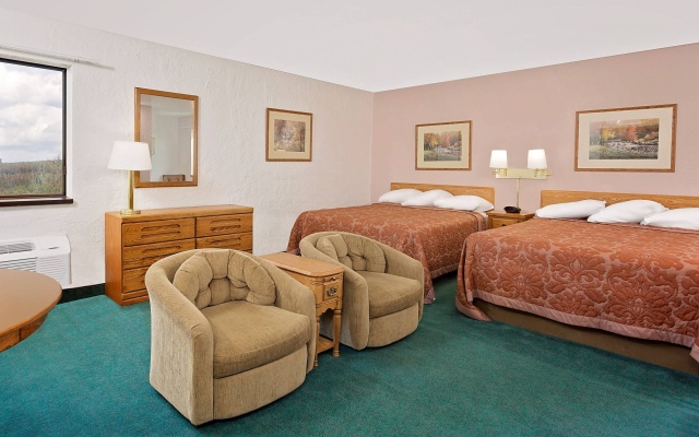 photo 5 of LakeWood Inn & Suites