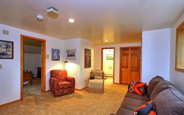 photo 2 of Lakewood Lodge